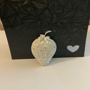 Sarah Coventry White Albino Styled Strawberry Vintage Brooch